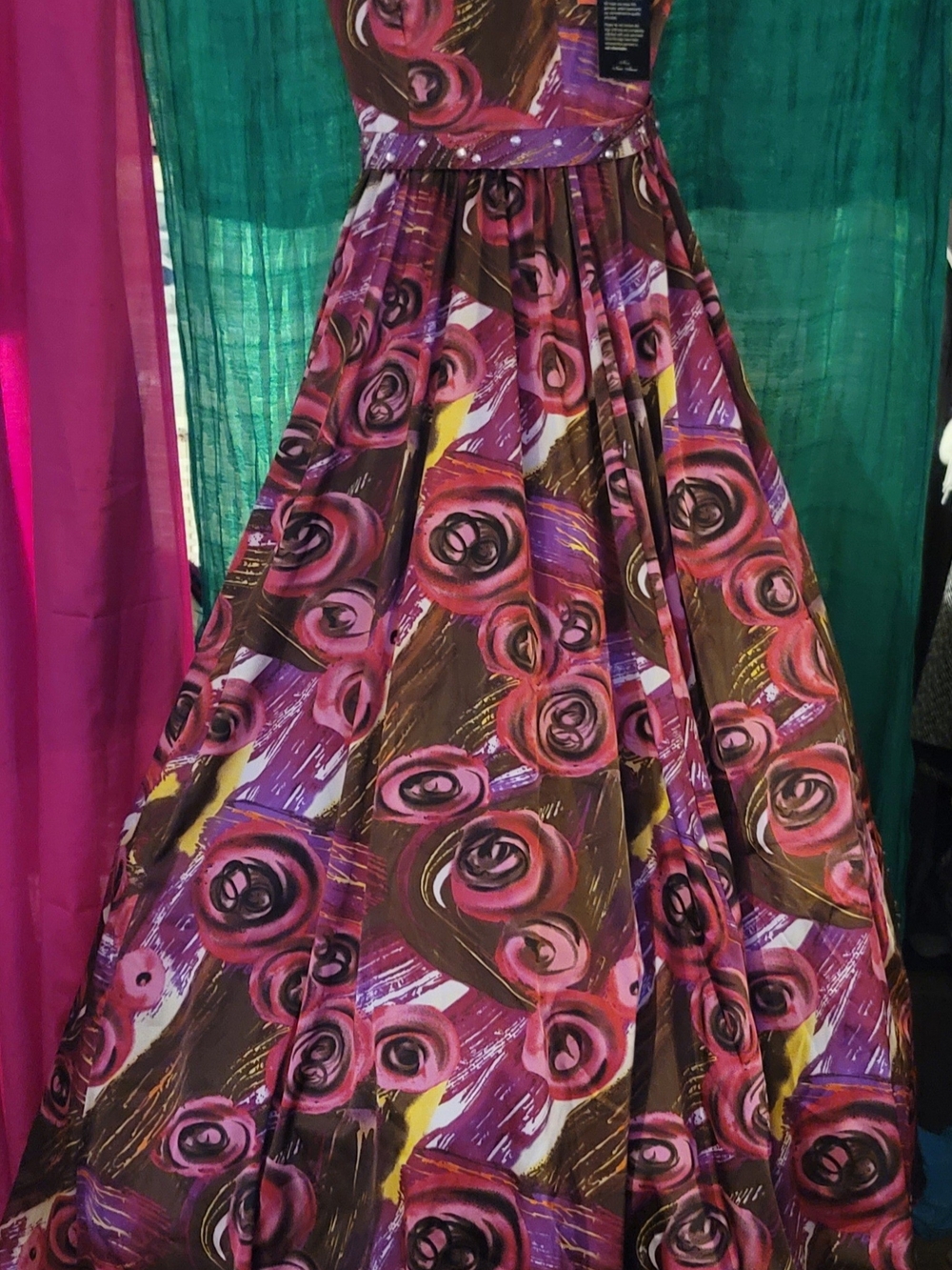 Nox Nari Anna Abstract Rose Ballgown